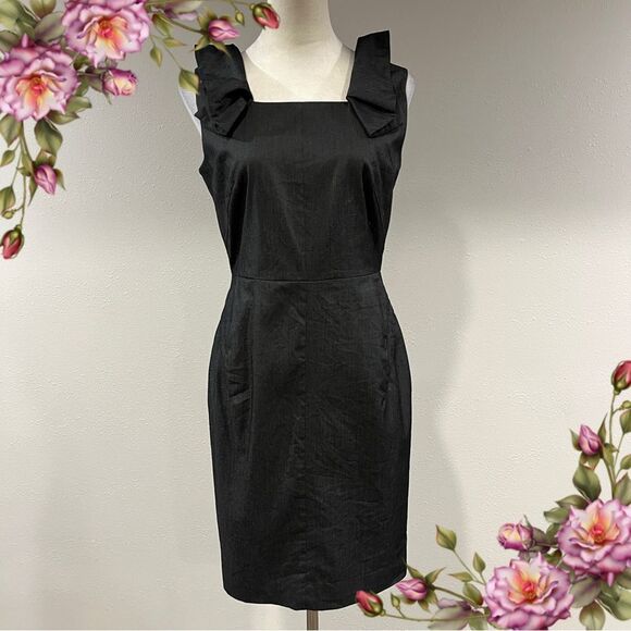 Banana Republic Dresses & Skirts - Banana Republic charcoal color fitted Sleeveless Dress size 6